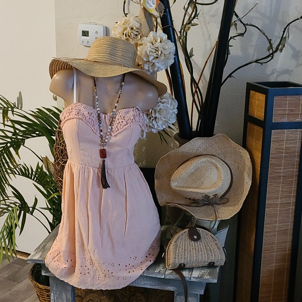 SALE PEACH EMBROIDERED MINI FLOWER LACE DRESS - Picture 4 of 16